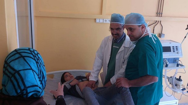 قافلة طبية للجمعية المغربية لجراحة اﻷطفال بالمغرب لفائدة أطفال إقليم وزان