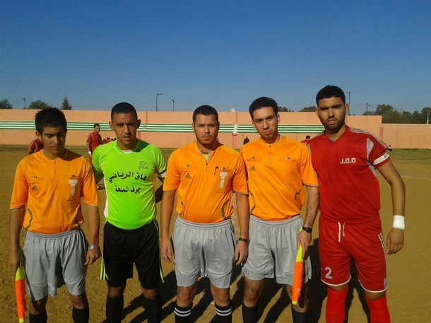 الطاقم تحكيم المبارة وعميدي الفرقين