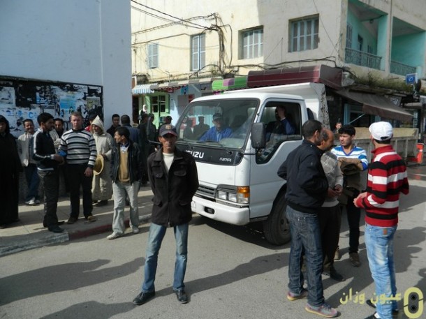 السلطة المحلية بوزان تطرد العمال المياومين من "الموقف" بوزان