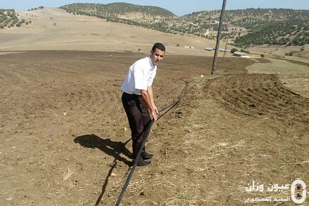 الزميل السعيد الهسكوري يعاين السلك الكهربائي
