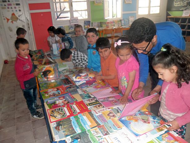 "معرض الكتاب المتنقل بين المؤسسات التعليمية" يحط رحاله بمدرسة "مسقة كم" بجماعة مقريصات