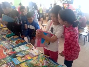 "معرض الكتاب المتنقل بين المؤسسات التعليمية" يحط رحاله بمدرسة "مسقة كم" بجماعة مقريصات