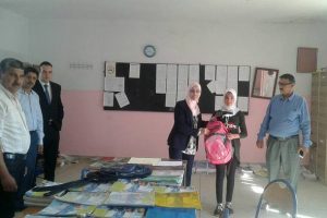 توزيع مستلزمات مدرسية بالثانوية الإعدادية محمد السادس بمقريصات